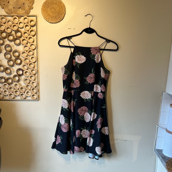 Revolve keepsake size small polyester midi length dress… - Picture 2 of 8